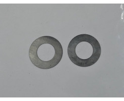 Rear axle oil splash guard